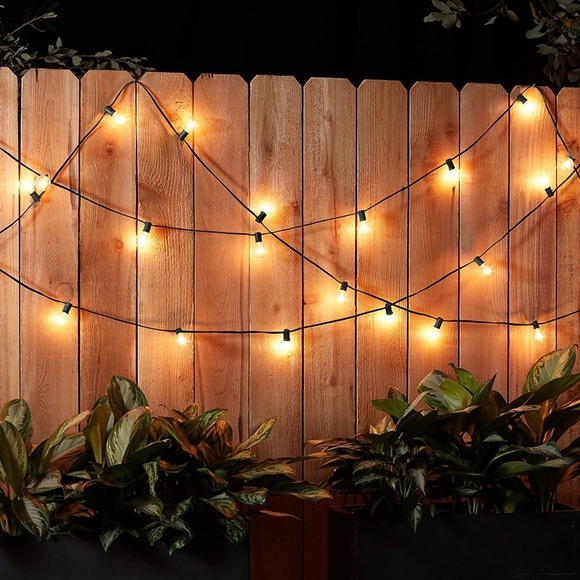 Patio string lights 25’ - Picture 4 of 6